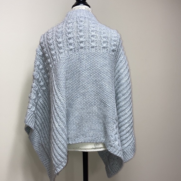 Club Monaco grey sweater poncho xs/s - Picture 4 of 9